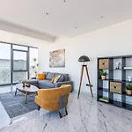 Beautiful Bright Deluxe 1bd Poolviews! #311 Apartmán